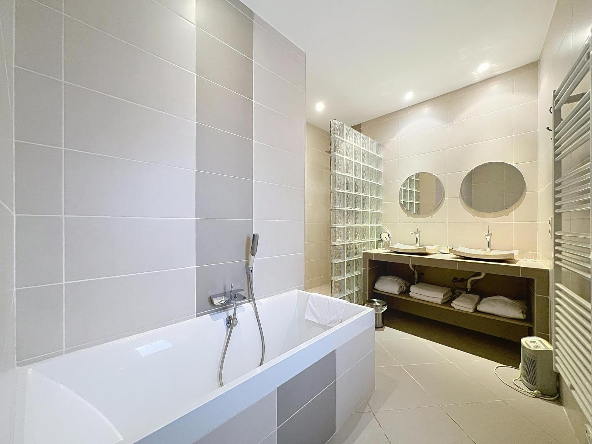 Collias Chambres D'Hotes La Maison De Leonie מראה חיצוני תמונה